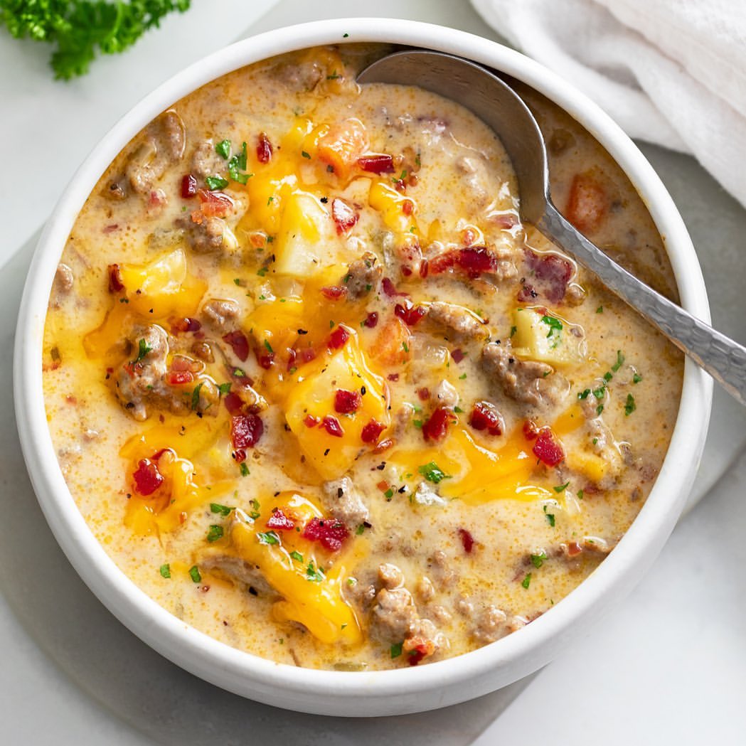 Ultimate Cheeseburger Soup Recipe: Comfort in a Bowl