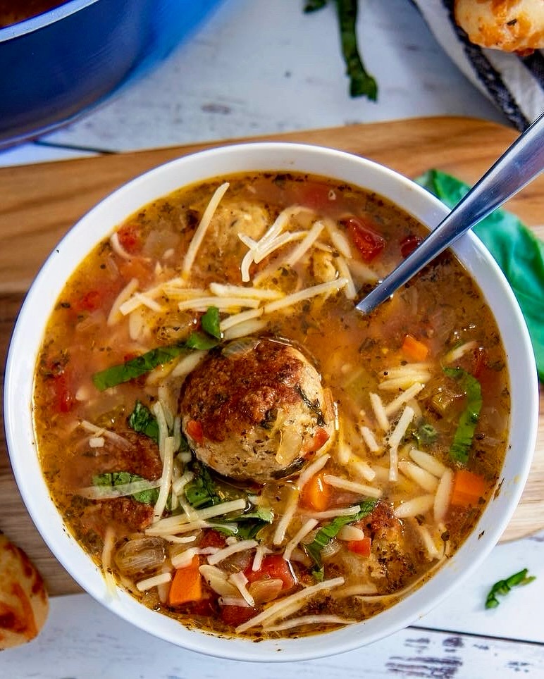 Hearty Chicken Meatball Soup Recipe for Comforting Warmth