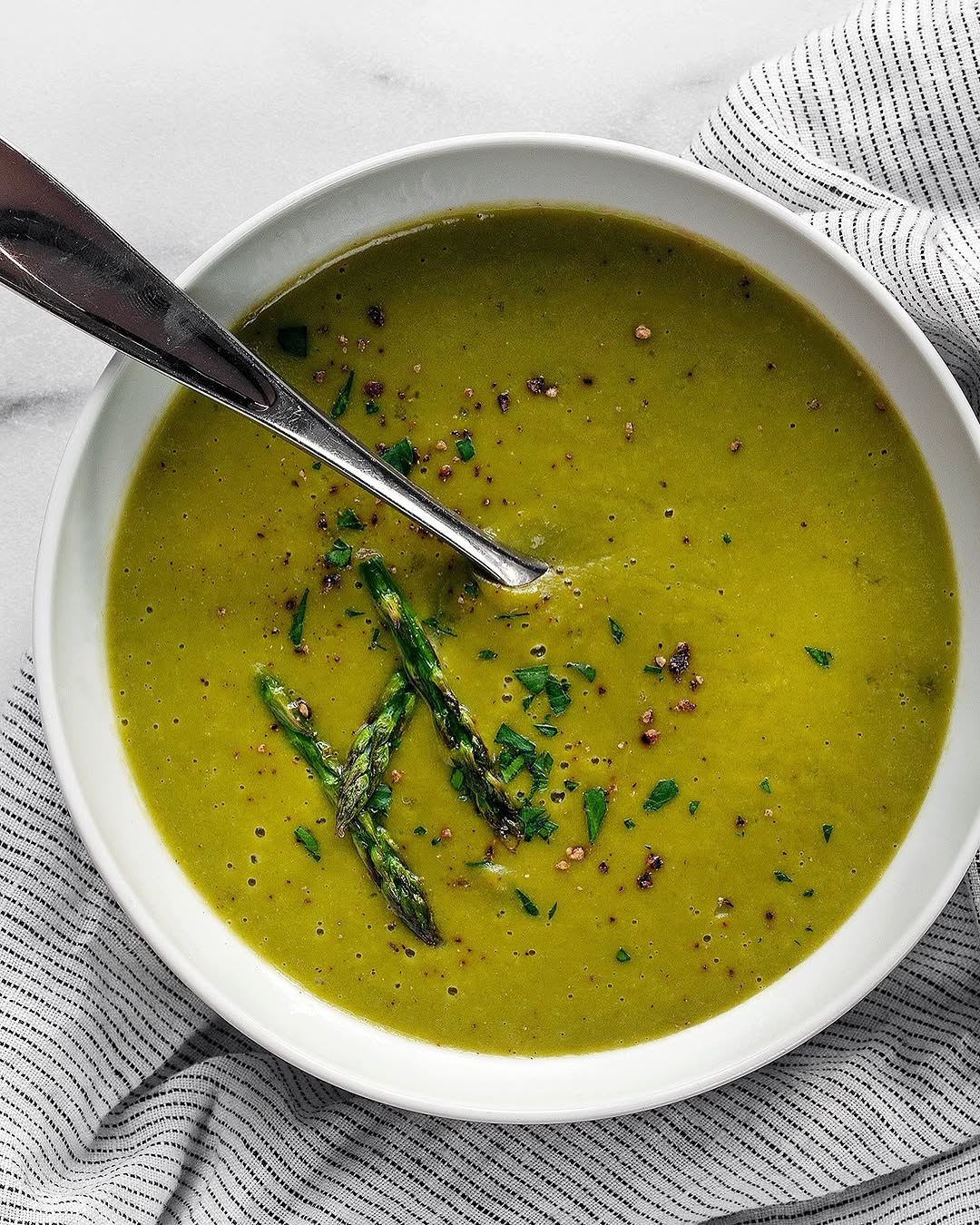 Creamy Roasted Asparagus Soup Recipe – Healthy & Delicious!