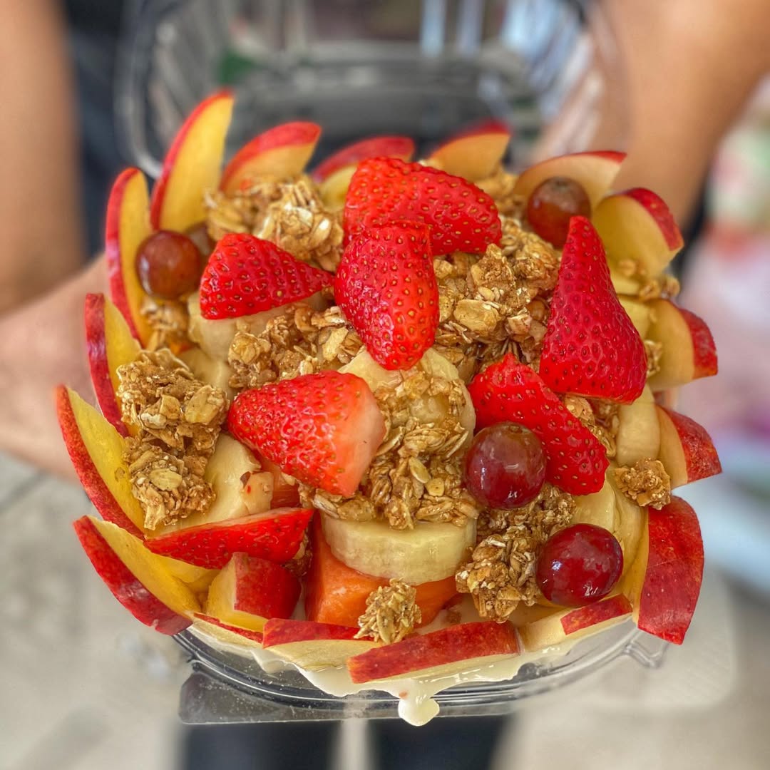 Delicious Bionicos: Refreshing Mexican Fruit Bowls Recipe