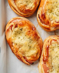 Baked Ham and Cheese Rolls: Easy Recipe for Delicious Appetizers