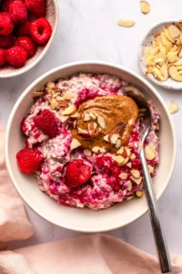 Easy Raspberry Overnight Oats Recipe
