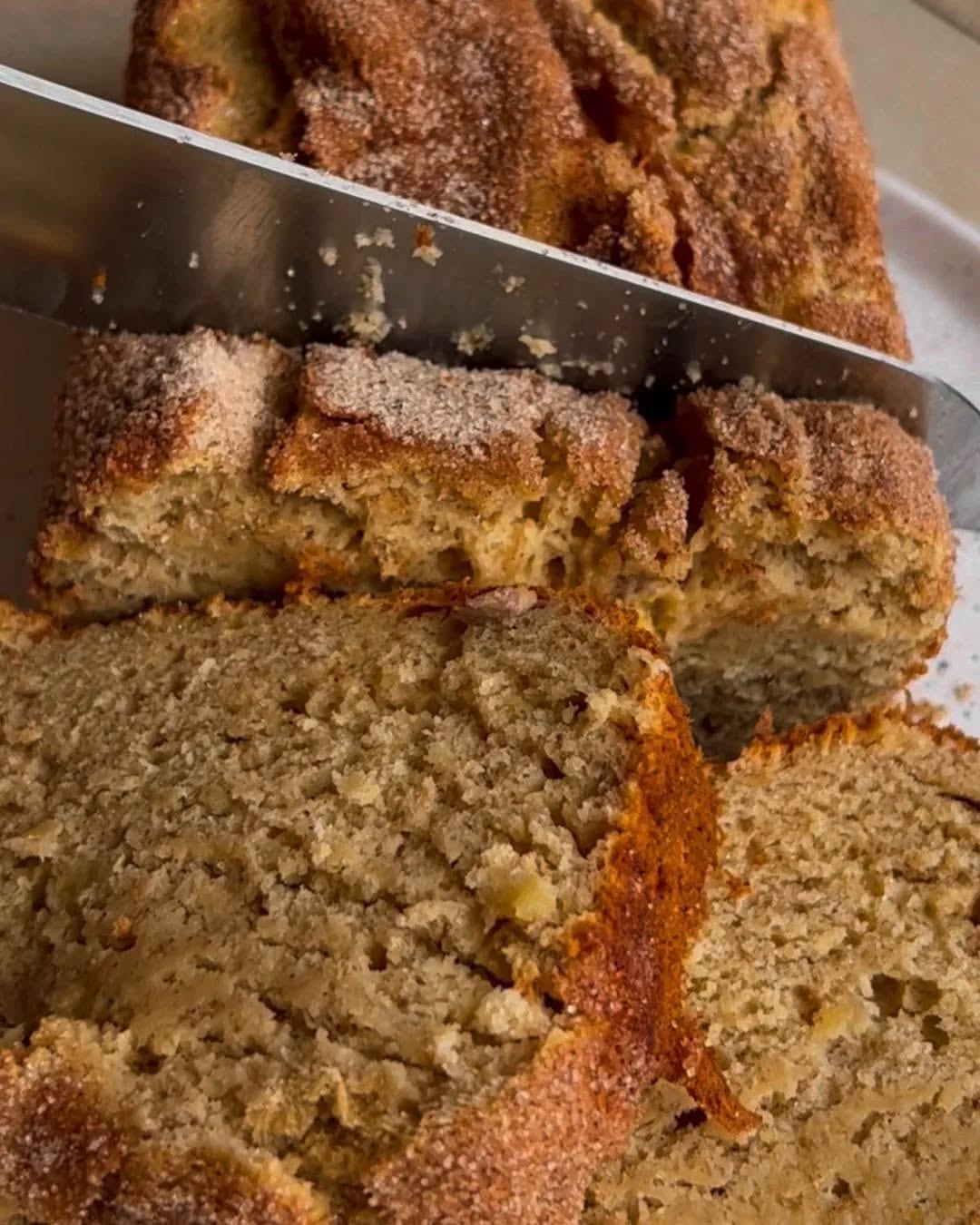 Cinnamon Crunch Banana Bread Recipe: Moist & Delicious!